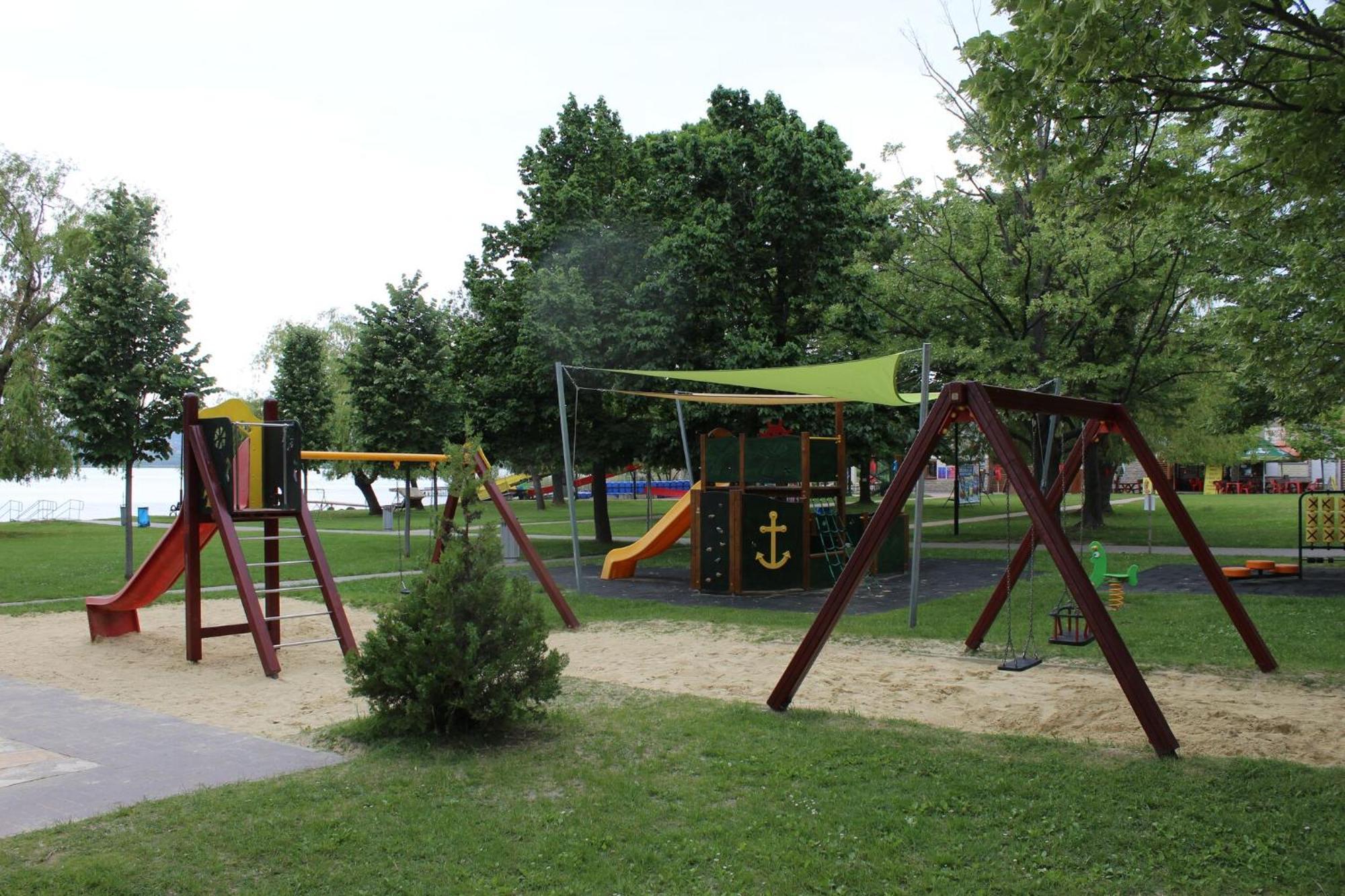Foeveny Apartmanok Balatonfůzfő 외부 사진